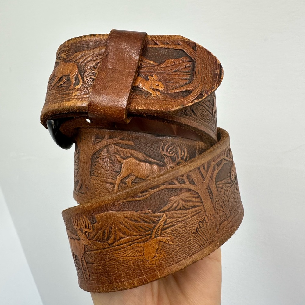 ⛔️SOLD⛔️Vintage Brown Leather Embossed Animal Woodland Theme Adjustable Belt Siz - Picture 6 of 11